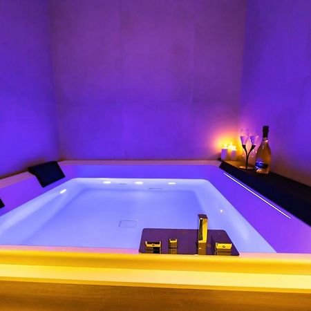 Elite Accommodations & Hydromassage Pool เรจโจ ดี คาลาเบีย ภายนอก รูปภาพ